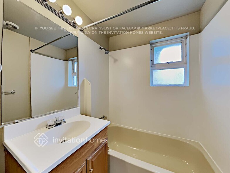 Building Photo - 18303 9th Ave NE