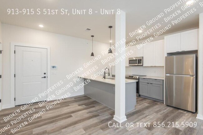 Building Photo - 913-915 S 51st St, Unit 8-Unit 8