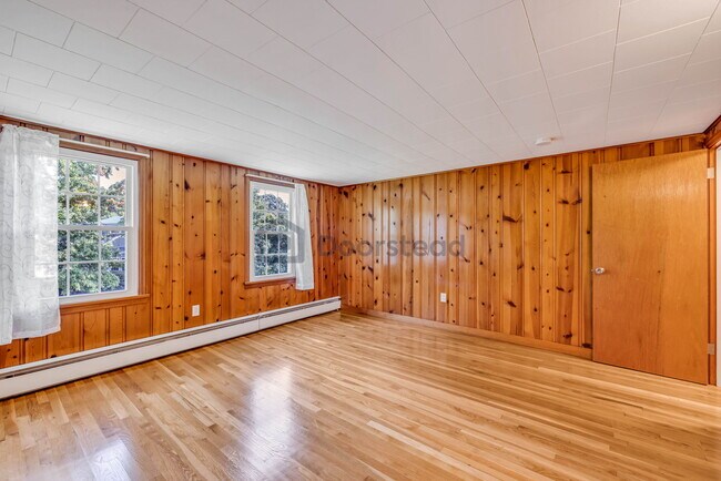 Building Photo - 62 Stoneleigh Rd