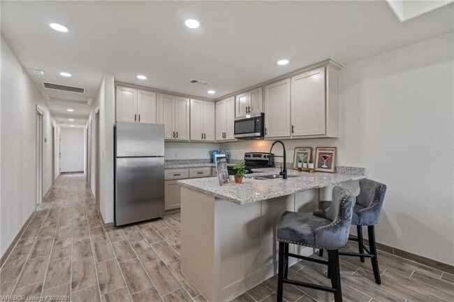 Building Photo - 10415 Preston Ct