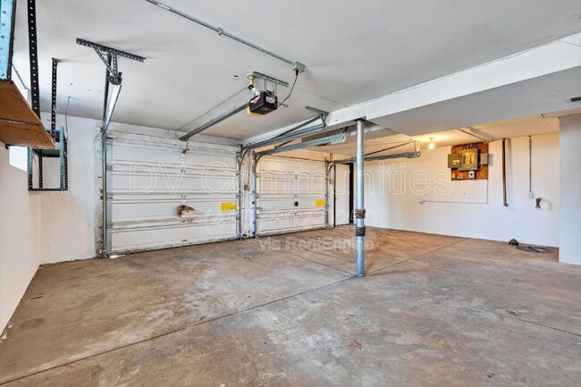 Building Photo - 4835 Almont Dr