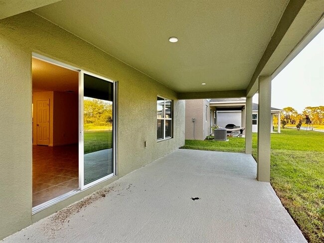 Building Photo - 2872 Sanctuary Dr