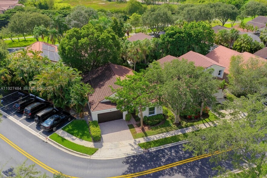 Building Photo - 1501 SW 149th Ave