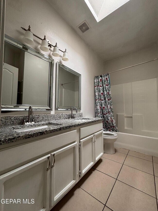 Building Photo - 12444 Sombra Grande Dr