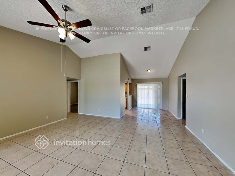 Building Photo - 8820 W Coolidge St