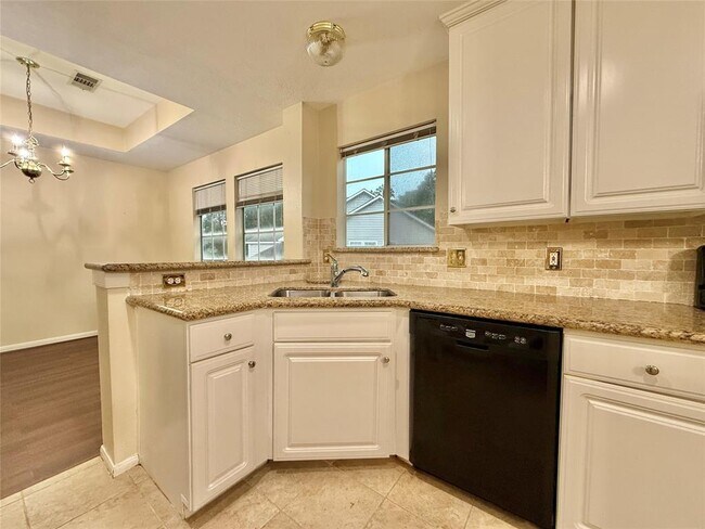 Building Photo - 105 S Spiral Vine Cir