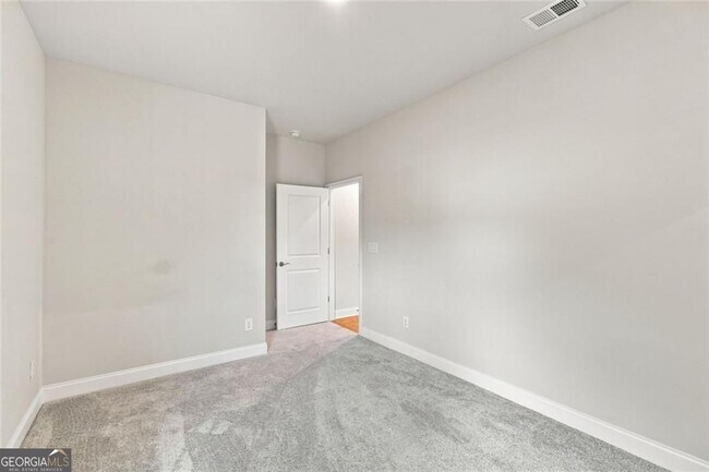 Building Photo - 406 Riverclub Rd