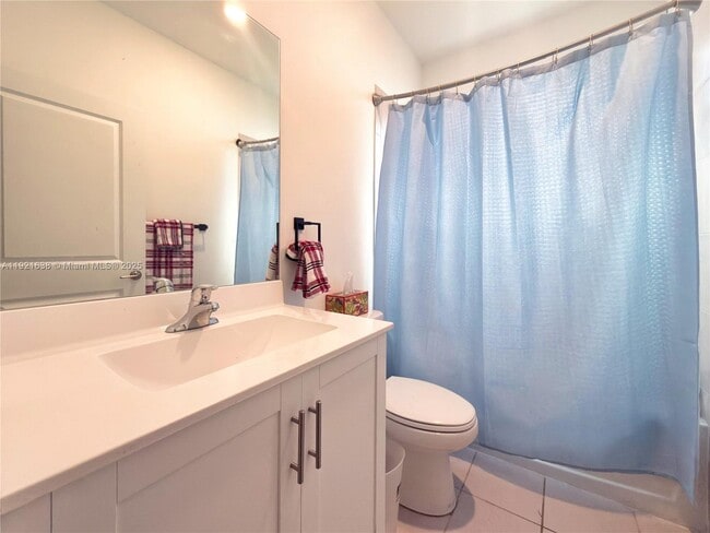 Building Photo - 2636 SE 13th Ct