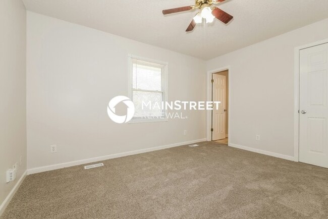 Building Photo - 3 Bedroom Pet-Friendly Home in Pleasant Valley, MO with Main Street Renewal