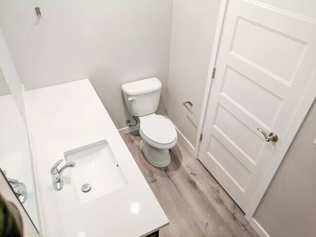 Building Photo - 8300 SE Flavel St