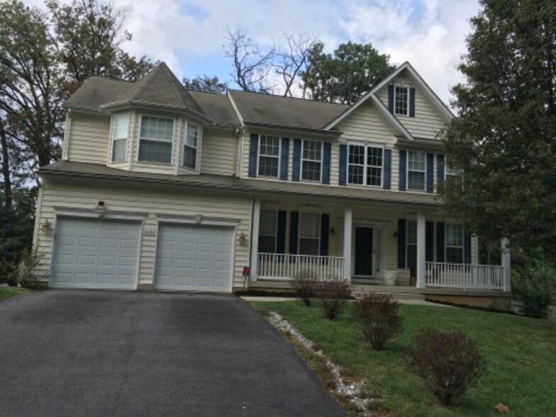 Primary Photo - 8484 Oak Run Way