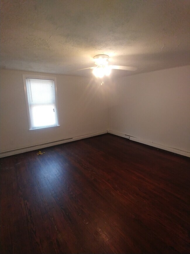 Building Photo - 600-606 MacDade Blvd