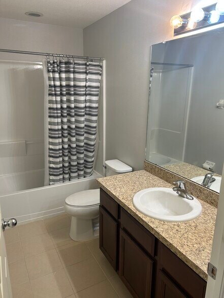 Building Photo - 6832 Holly Heath Dr