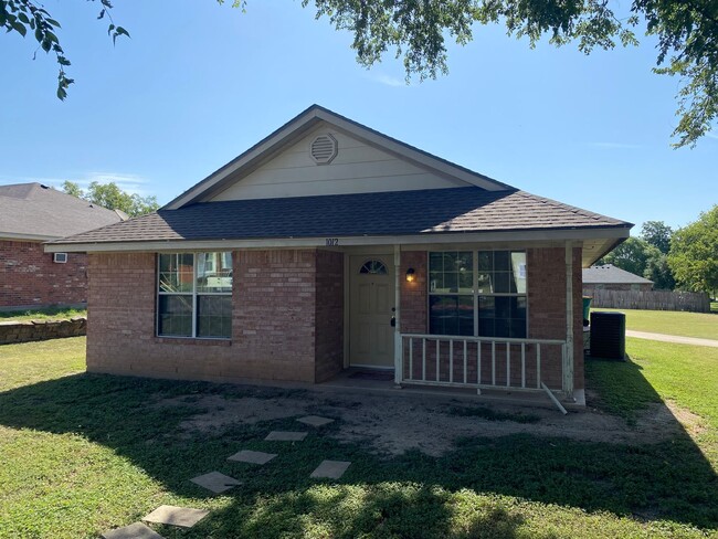 Primary Photo - 3 BEDROOM CLOSE TO UMHB