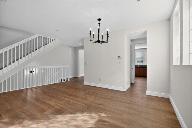 Building Photo - 4 Bedroom Townhome in West Palm Beach