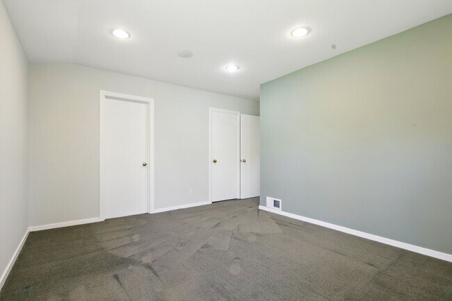 Building Photo - Gorgeous 4 bedroom home in Greenbrae with ...