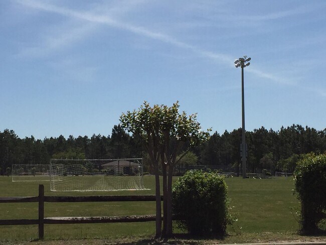 Building Photo - Turnkey 3 Bedroom Home in Firefly Community at Hammock Bay!