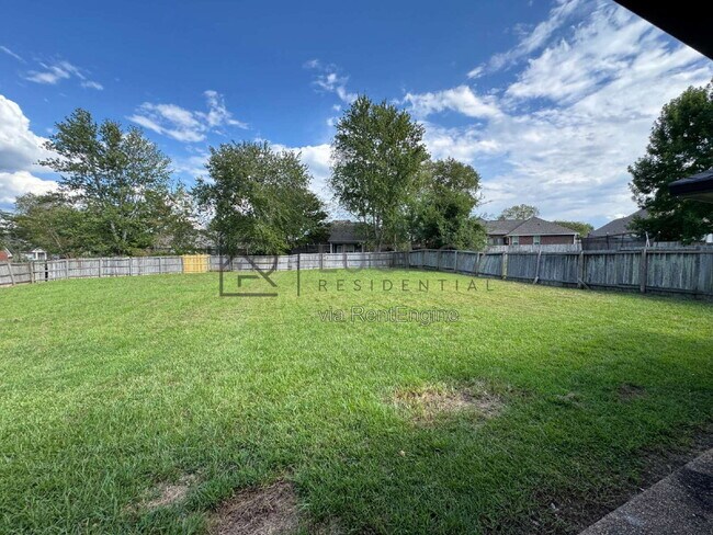 Building Photo - 103 Canter Cove
