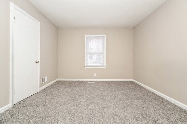 Building Photo - 531 Rogers Dr