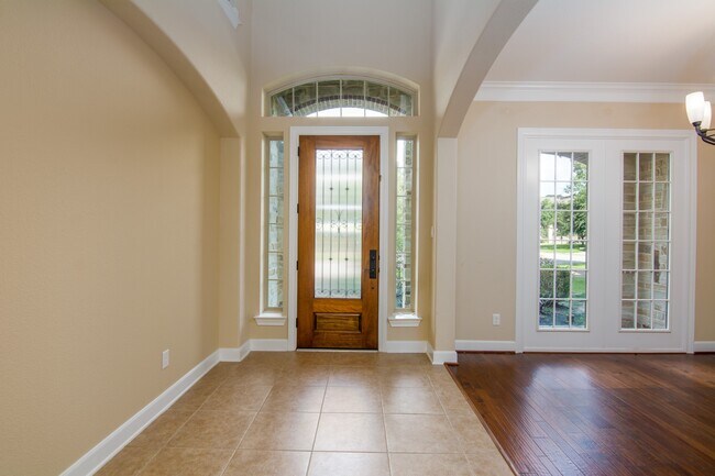 Building Photo - 34 Canoe Bend Ct