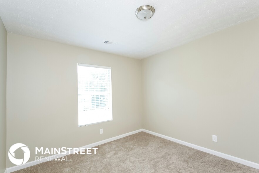 Building Photo - 6661 Rebecca Lou Ln