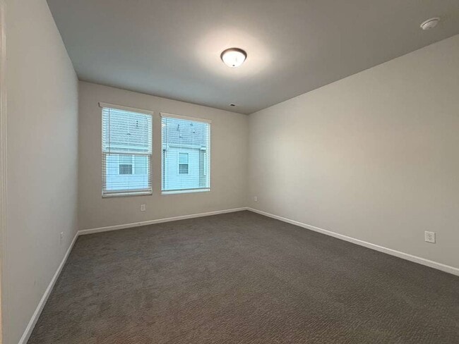 Building Photo - 2029 Statesville Ave