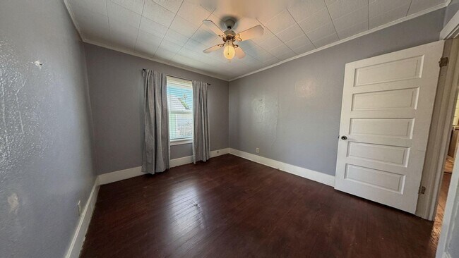 Building Photo - 1320 E Colton Ave