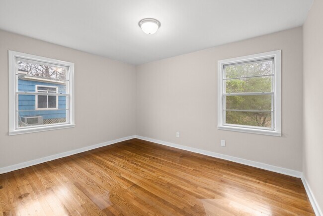 Building Photo - 5717 Avenue O