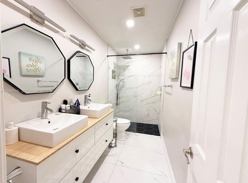 Building Photo - 20888 Sugarloaf Ln