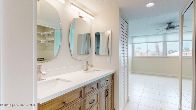 Building Photo - 300 Columbia Dr