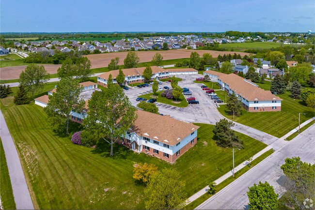Building Photo - Modern Apartments Available Now!