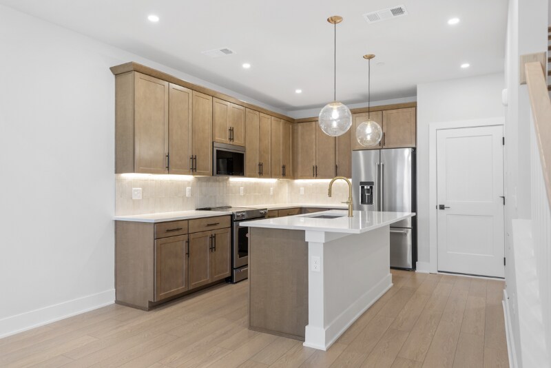 Building Photo - 814 42nd Ave N