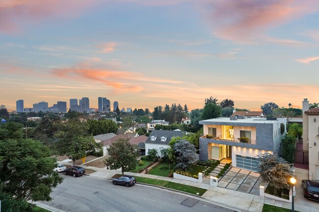 Building Photo - 10627 Ashton Ave