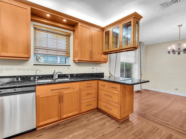 Building Photo - 2443 Meridian Ave