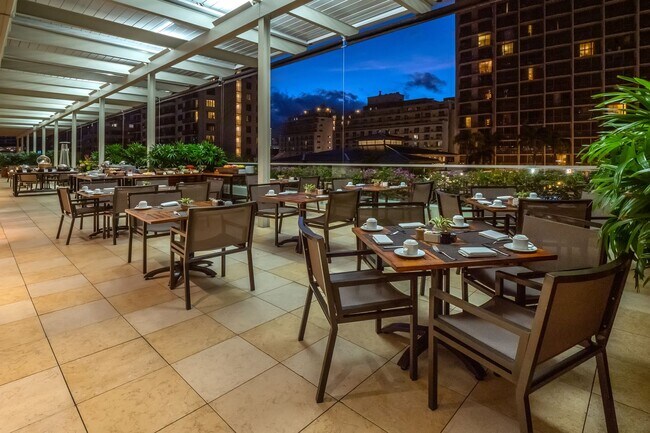 Building Photo - Spacious Waikiki Studio, One Block From Fort Derussy Beach
