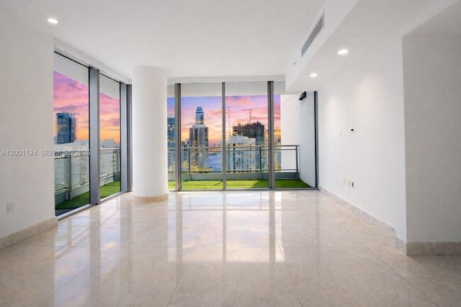 Building Photo - 92 SW 3rd St