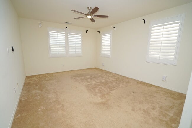 Building Photo - River Village 4 Bedroom Home in Santa Clarita.