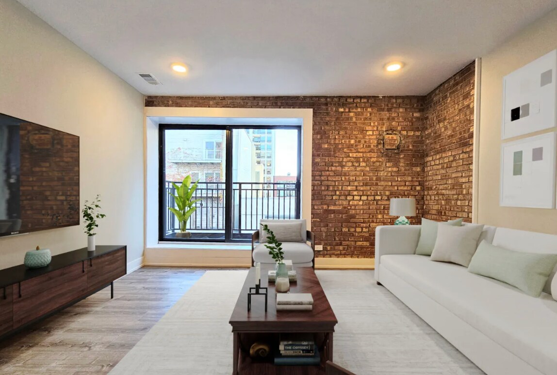 Building Photo - 1223 N La Salle Dr