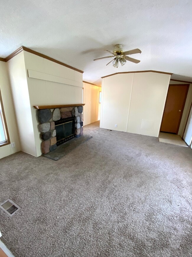 Building Photo - 4030 Deziel Ct