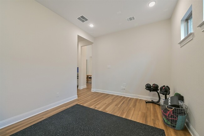 Building Photo - 7 Wyatt Oaks Dr