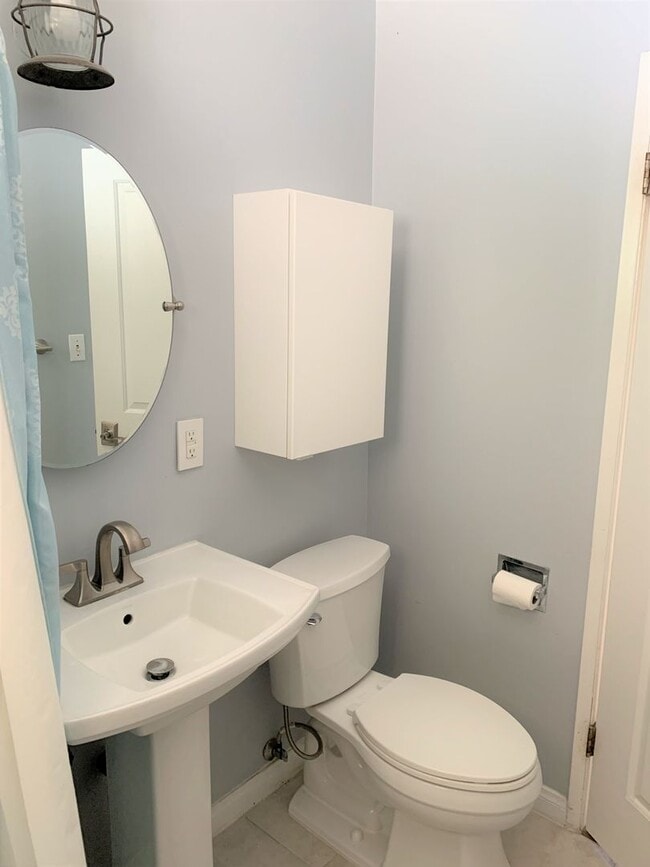 Building Photo - ***BEAUTIFUL 3 BEDROOM, 2 BATH HOUSE COMIN...