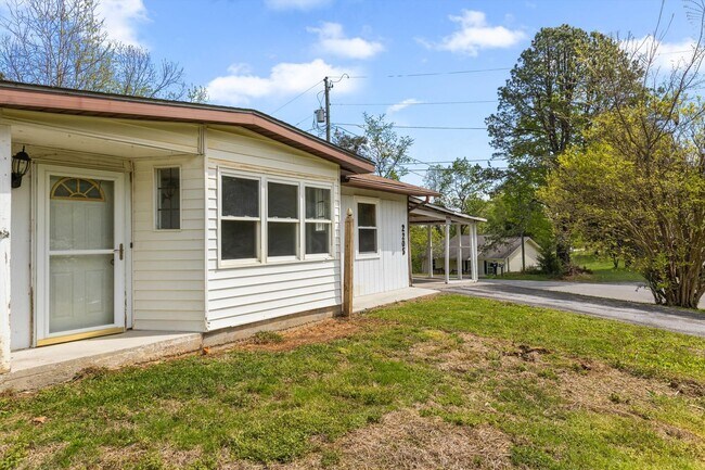 Building Photo - 2205 Island Blvd