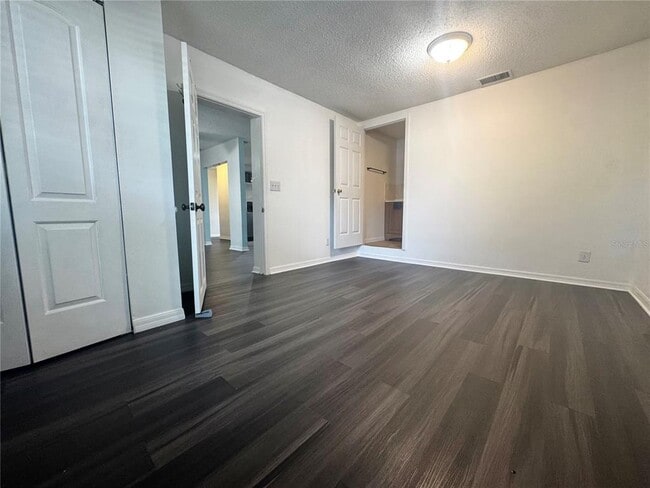 Building Photo - 719 N Lavon Ave