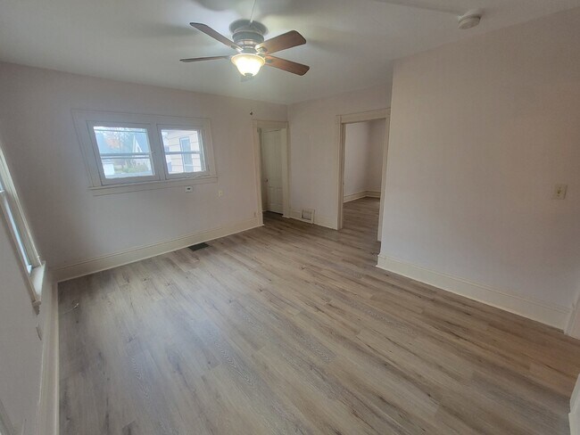 Building Photo - Upper level Duplex for RENT - VIDEO TOUR