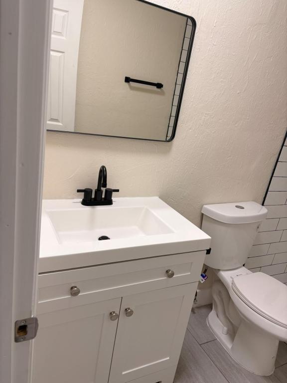 Building Photo - 1215 Alabama Ave