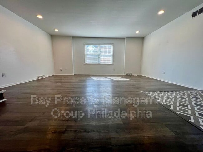 Building Photo - 1313 Delmont Ave