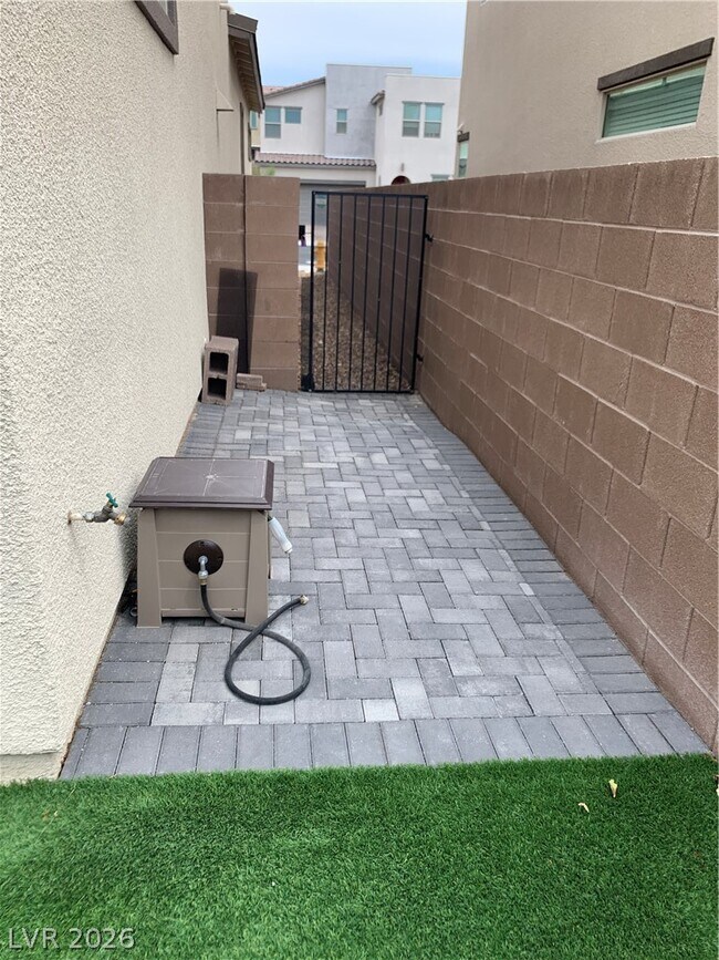 Building Photo - 537 Ruby Mesa Ave