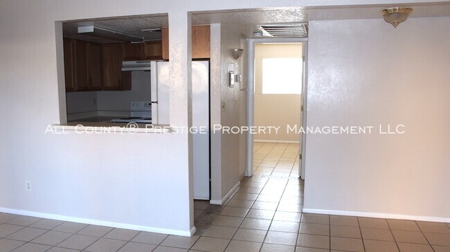 Building Photo - 1831 W Mulberry Dr