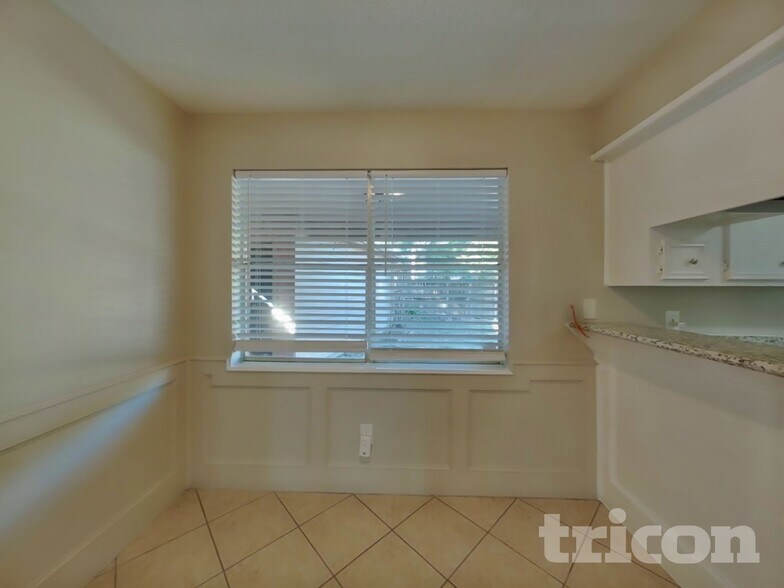 Building Photo - 5711 Kiowa Timbers Dr