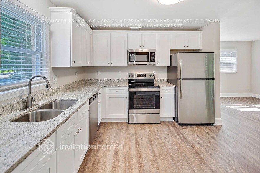 Building Photo - 5009 Brooktree Dr